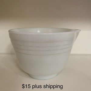 PYREX White Glass HAMILTON BEACH #13 BOWL w/ Spout